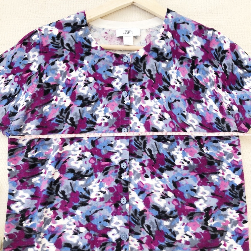 Ann Taylor Short Sleeve Sweater Floral Purple Sz M - Picture 6 of 7